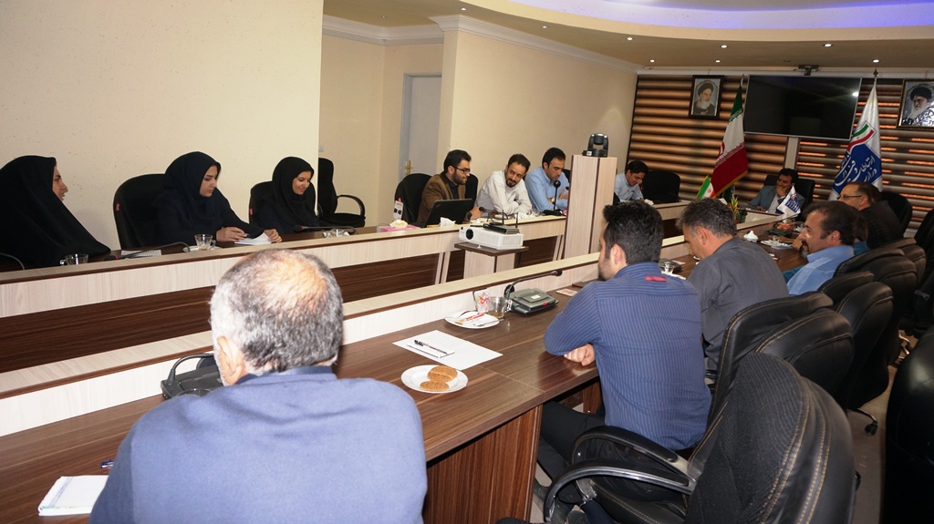 نشست صمیمی