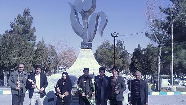 غبار روبی و گل افشانی مزار شهدای استان آذربایجان غربی