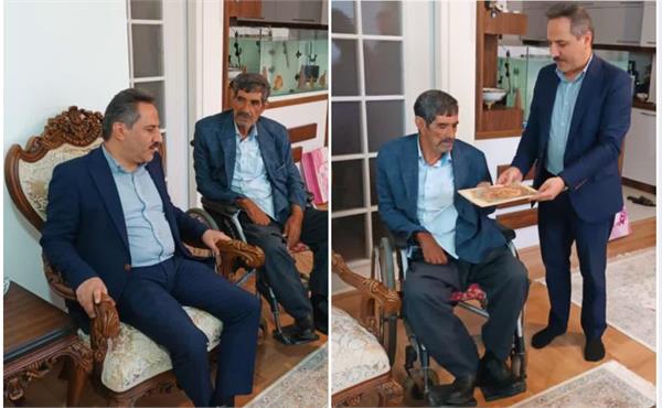 دیدار مدیر کل ارتباطات و فناوری اطلاعات آذربایجان غربی با جانباز سرافراز دفاع مقدس