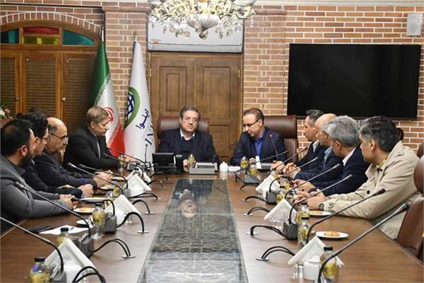 مصوبات سفر وزیر ارتباطات به استان آذربایجان غربى بررسى شد