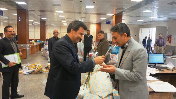 تجلیل از کارکنان و مسوولین پست استان