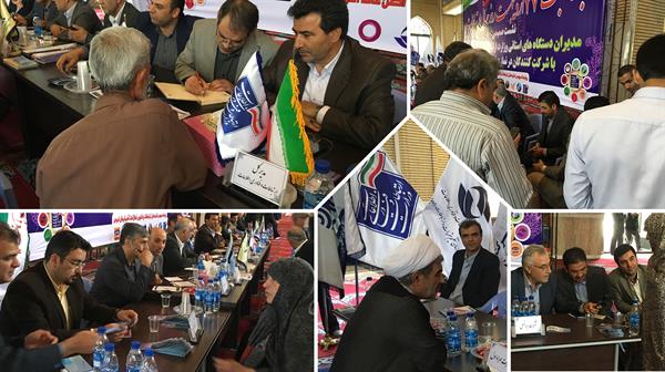 نشست صمیمی مدیران کل دستگاه های استانی وزارت ارتباطات و فناوری اطلاعات آذربایجان غربی با نمازگزاران نماز جمعه