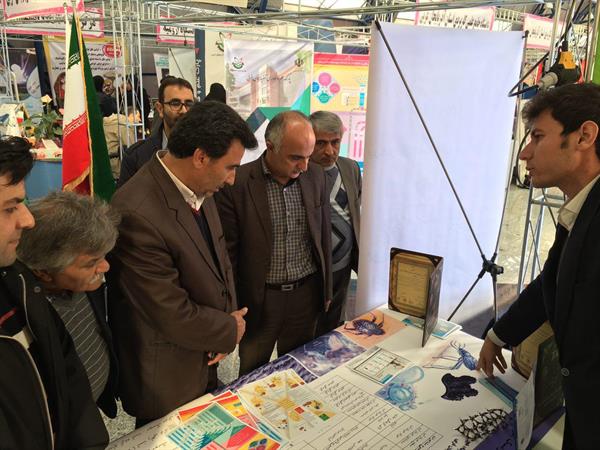 بازدید مدیر کل ارتباطات و فناوری اطلاعات از نمایشگاه ایده های برتر و طرح های نو آورانه در ارومیه