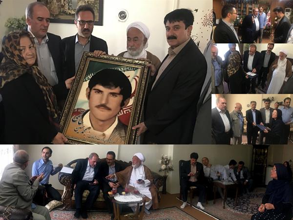 مسوول دفتر هماهنگی امور ایثارگران وزارت ارتباطات گفت:امنیت امروز ایران اسلامی مرهون ایثار و جانفشانی شهیدان و ایثارگران است.